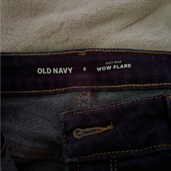 Old Navy Dark Wash High-Rise Wow Flare Jeans - Picture 3 of 3